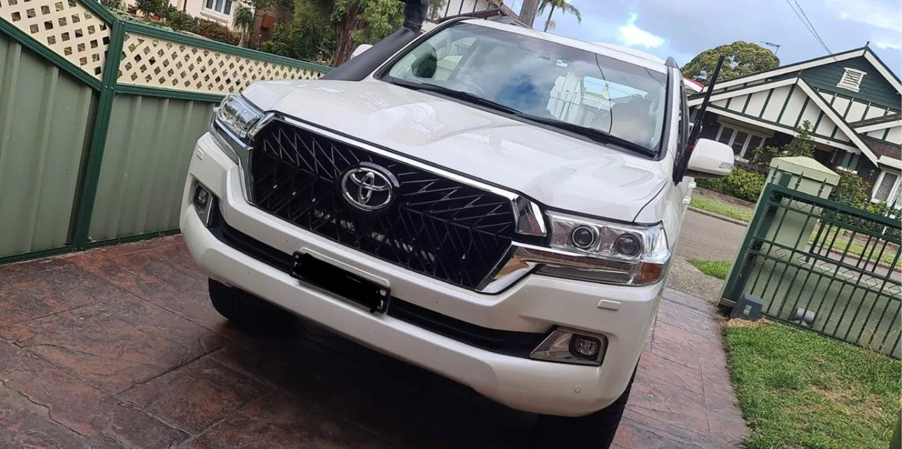Toyota Landcruiser 200 Series 2016+ Spyder Grill