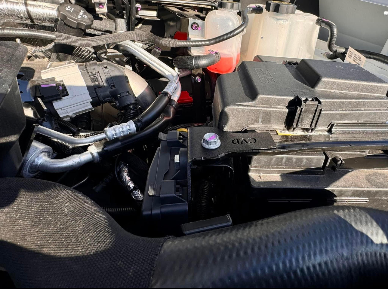 Chevrolet Silverado 2500HD under bonnet Midi Fuse Mounting Bracket and Kit