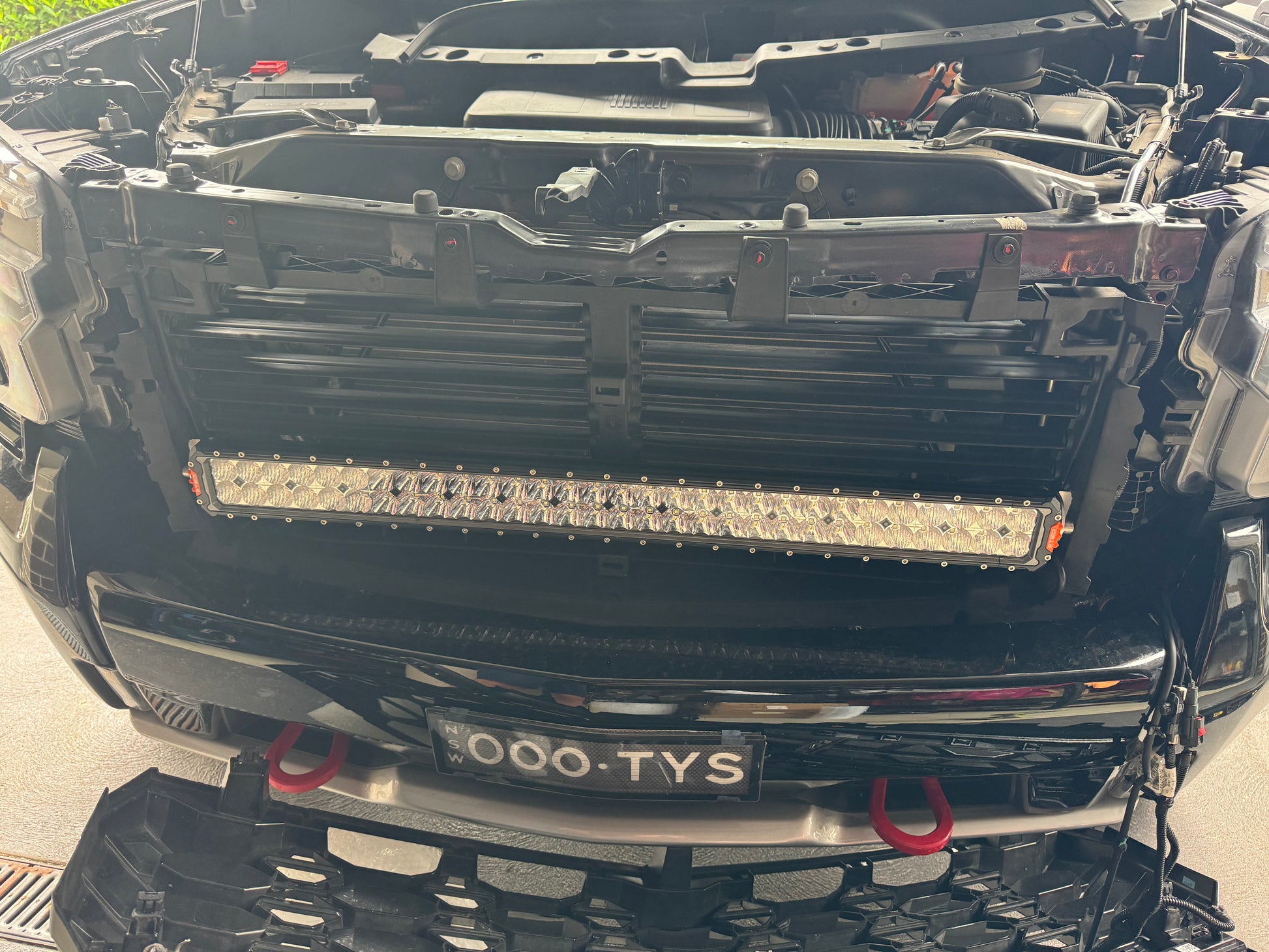 Silverado ZR2 behind Grill light Bar Brackets fitted with Stedi ST3303 Pro 39 Light Bar with grill off