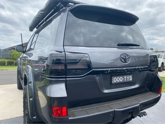 Toyota Landcruiser 200 Series 2016+ - Smoked Taillights with Black Trims