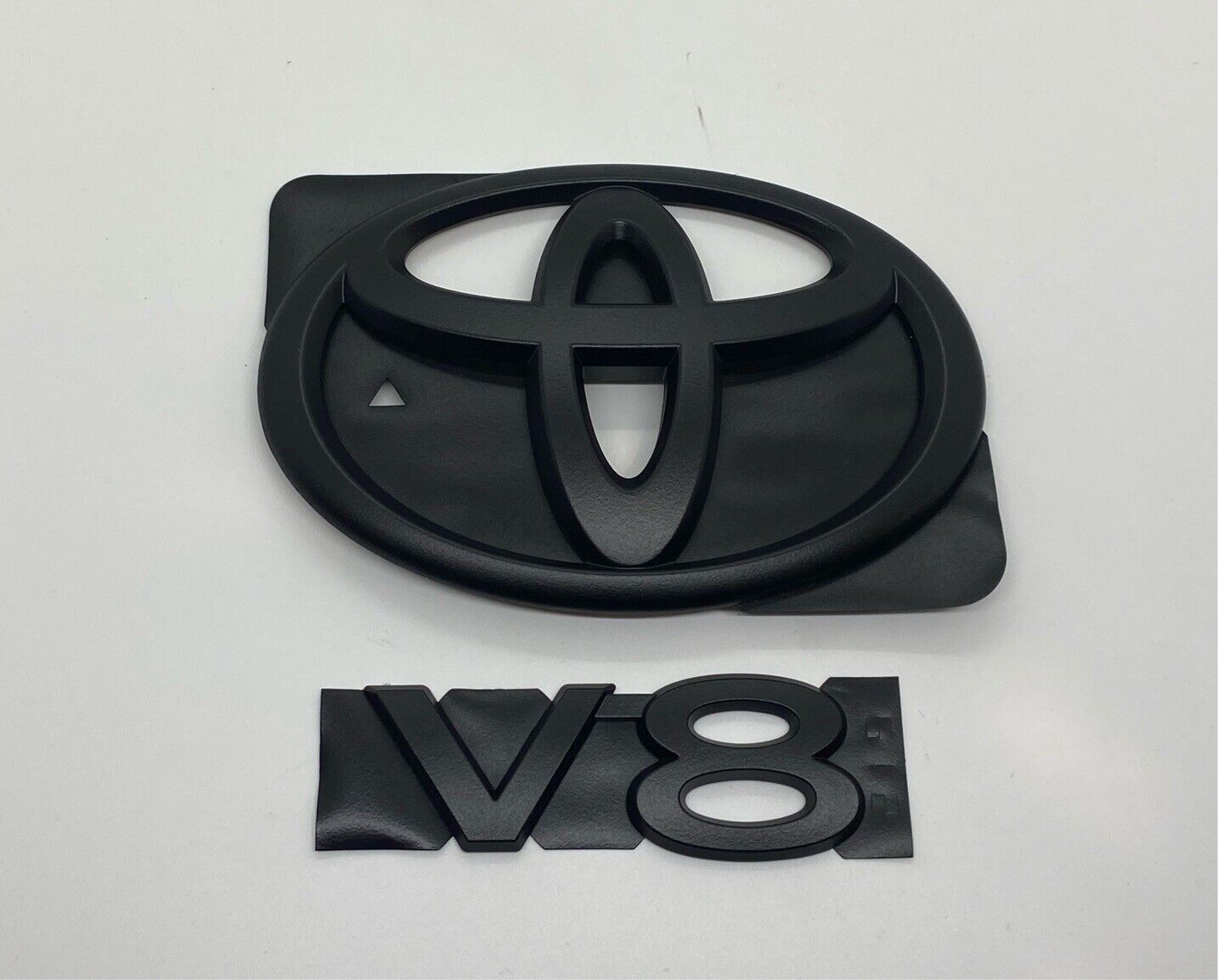 Toyota Landcruiser 200 (2016+) - Full Blackout Kit + LED Style Lights