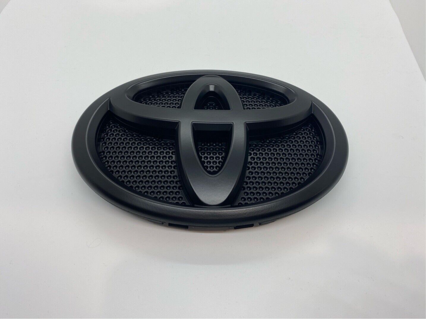 Toyota Landcruiser 200 (2016+) - Full Blackout Kit + LED Style Lights