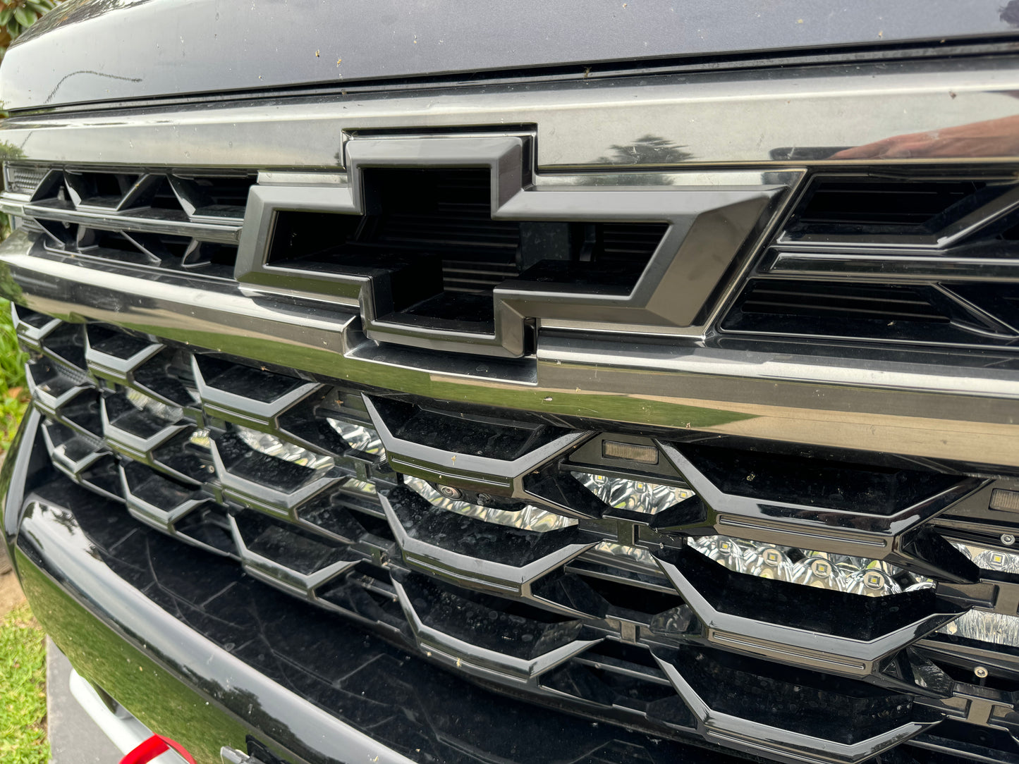 Chevrolet Silverado 1500 'ZR2' Front Grill Bowtie Badge Black