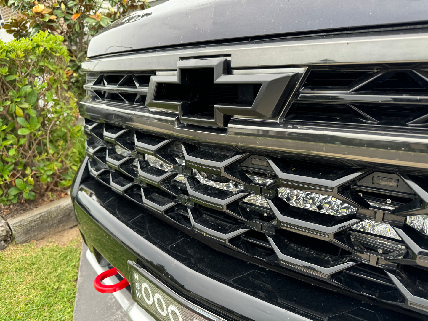 Chevrolet Silverado 1500 'ZR2' Front Grill Bowtie Badge Black