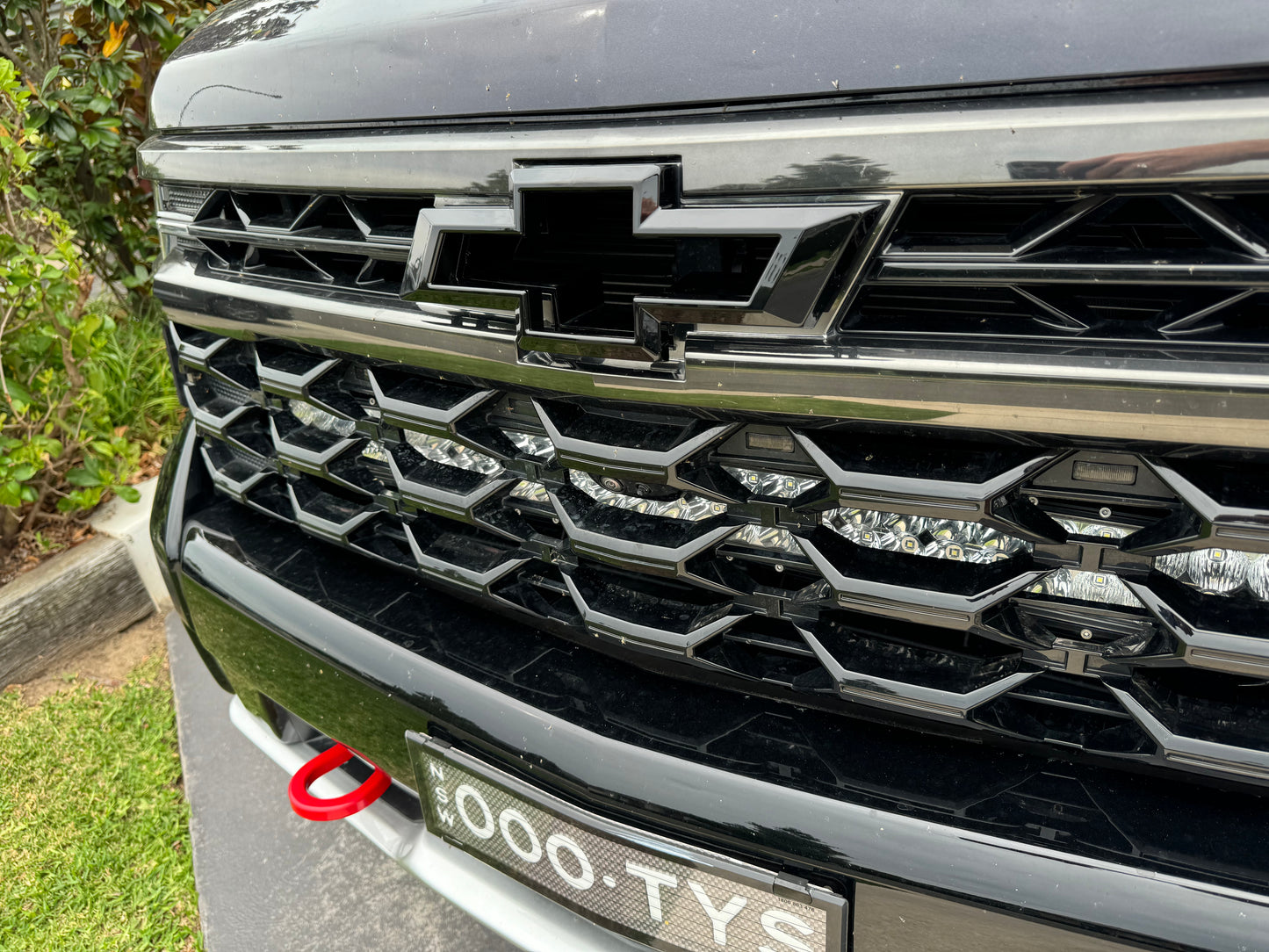 Chevrolet Silverado 1500 'ZR2' Front Grill Bowtie Badge Black