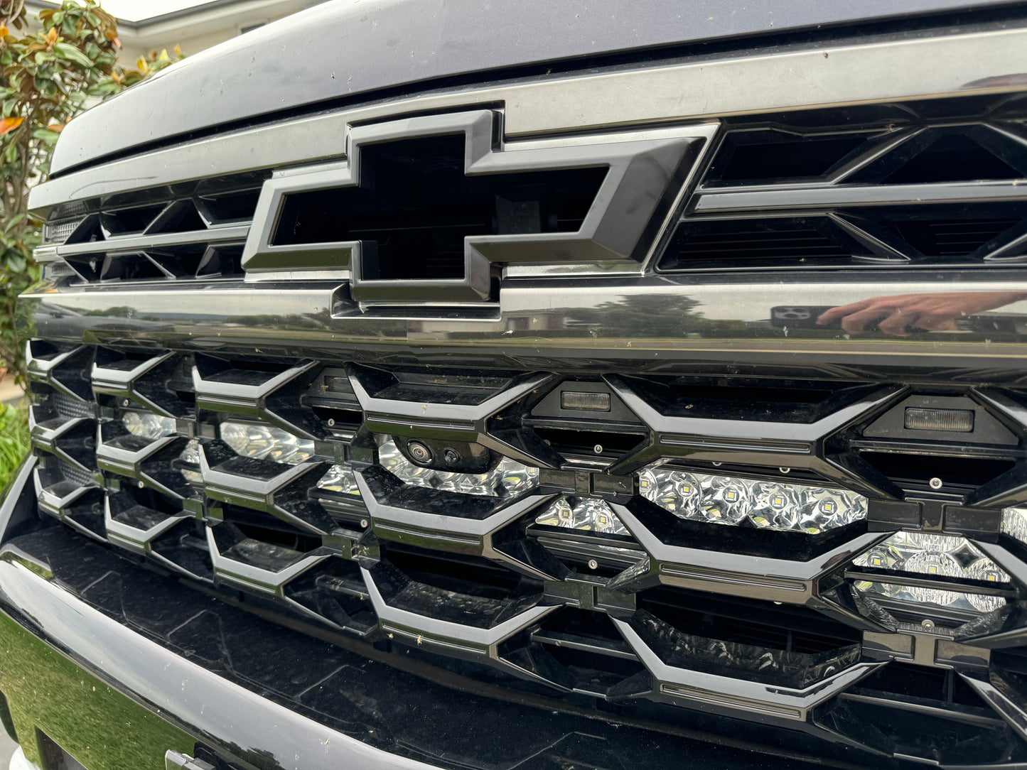 Chevrolet Silverado 1500 'ZR2' Front Grill Bowtie Badge Black