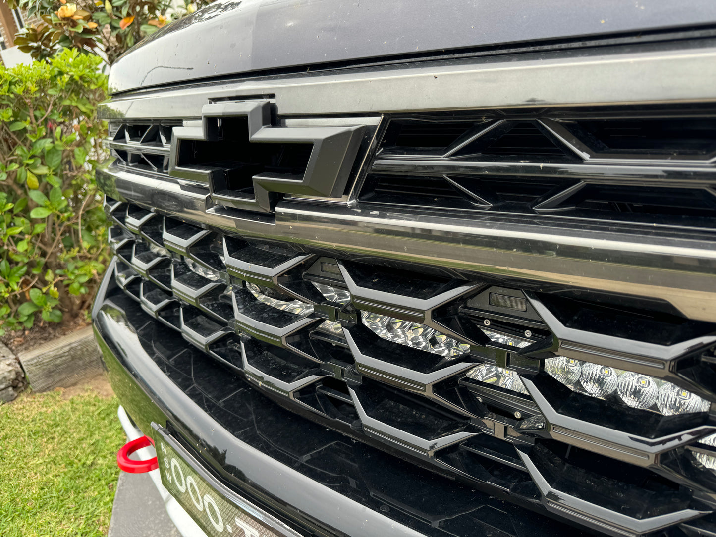 Chevrolet Silverado 1500 'ZR2' Front Grill Bowtie Badge Black