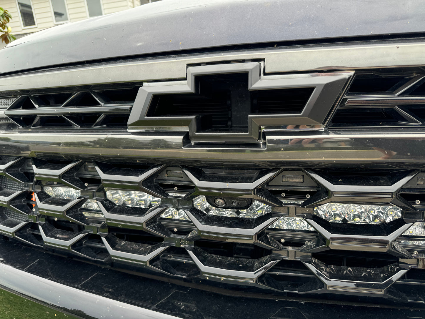 Chevrolet Silverado 1500 'ZR2' Front Grill Bowtie Badge Black