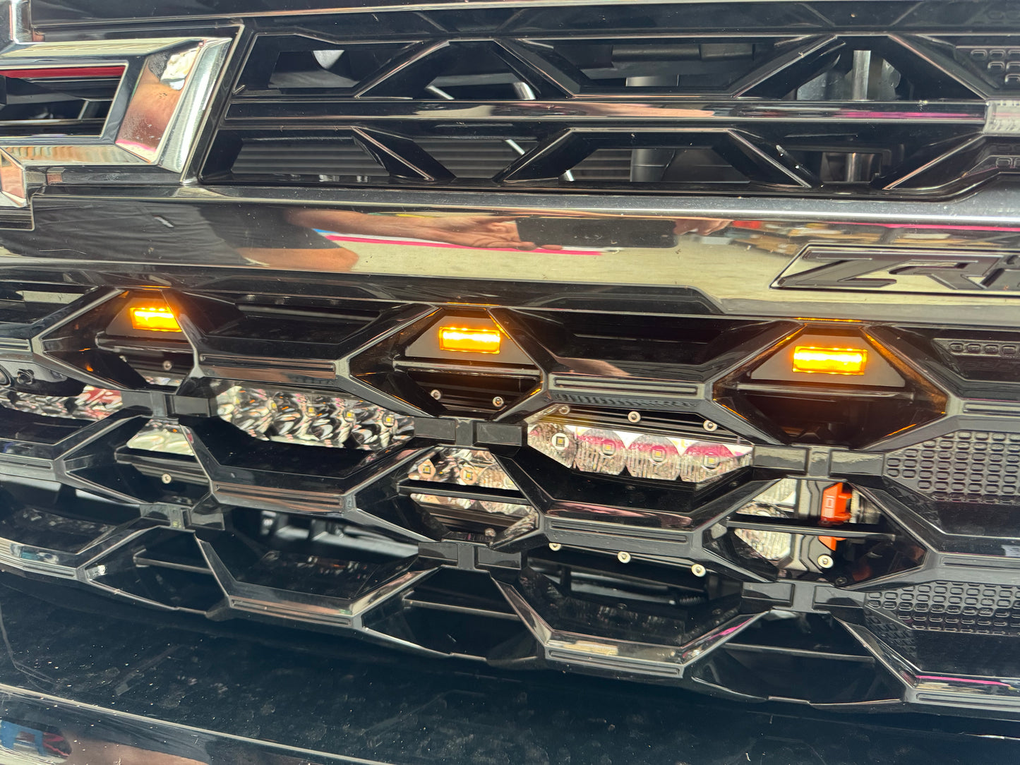 Chevrolet Silverado ZR2 - Grill LED Lights & Brackets