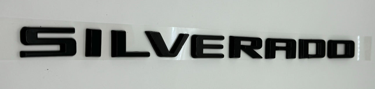 Chevrolet Silverado 2500 HD 2022+ 'SILVERADO' Badge Black