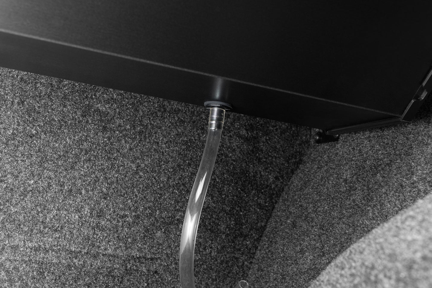 Retrax RETRAXONE XR | Manual Polycarbonate Retractable Truck Bed Cover