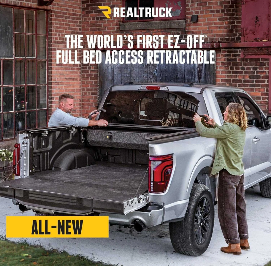 RealTruck RetraxPRO EZ-OFF FRC-4000 Retractable Manual Tonneau Cover w/T-Slot Rails | Chevrolet Silverado 2500 6'10 Bed (2023+)