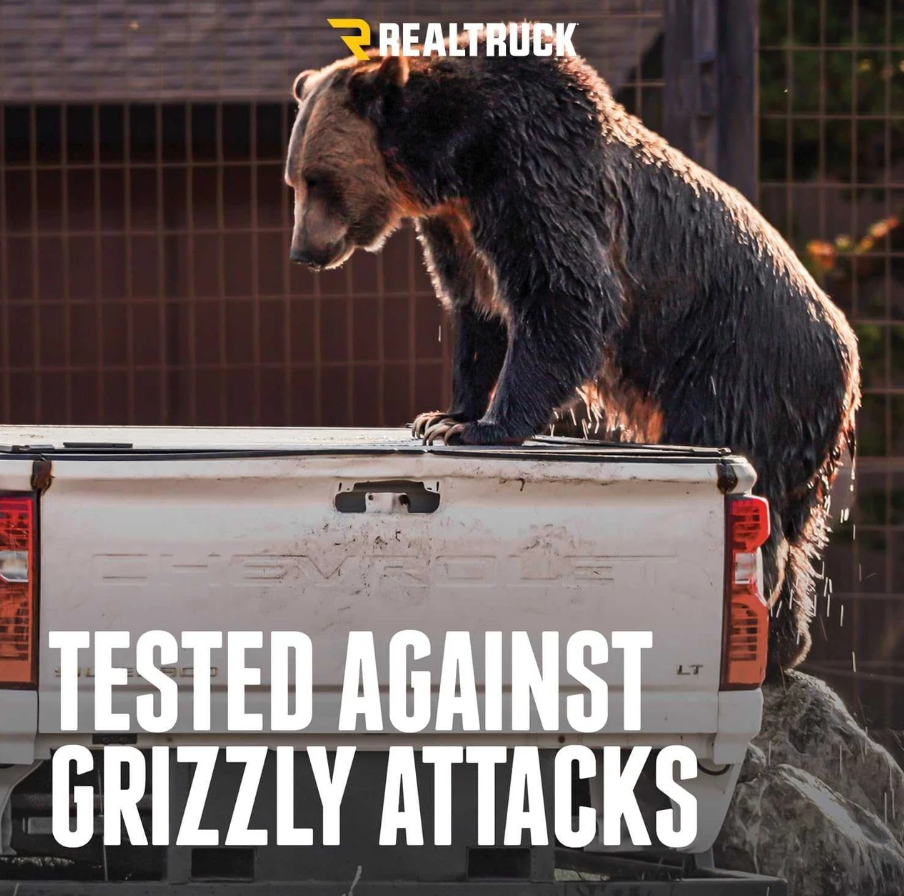 RealTruck RetraxPRO EZ-OFF FRC-4000 Retractable Manual Tonneau Cover w/T-Slot Rails | Chevrolet Silverado 2500 6'10 Bed (2023+)