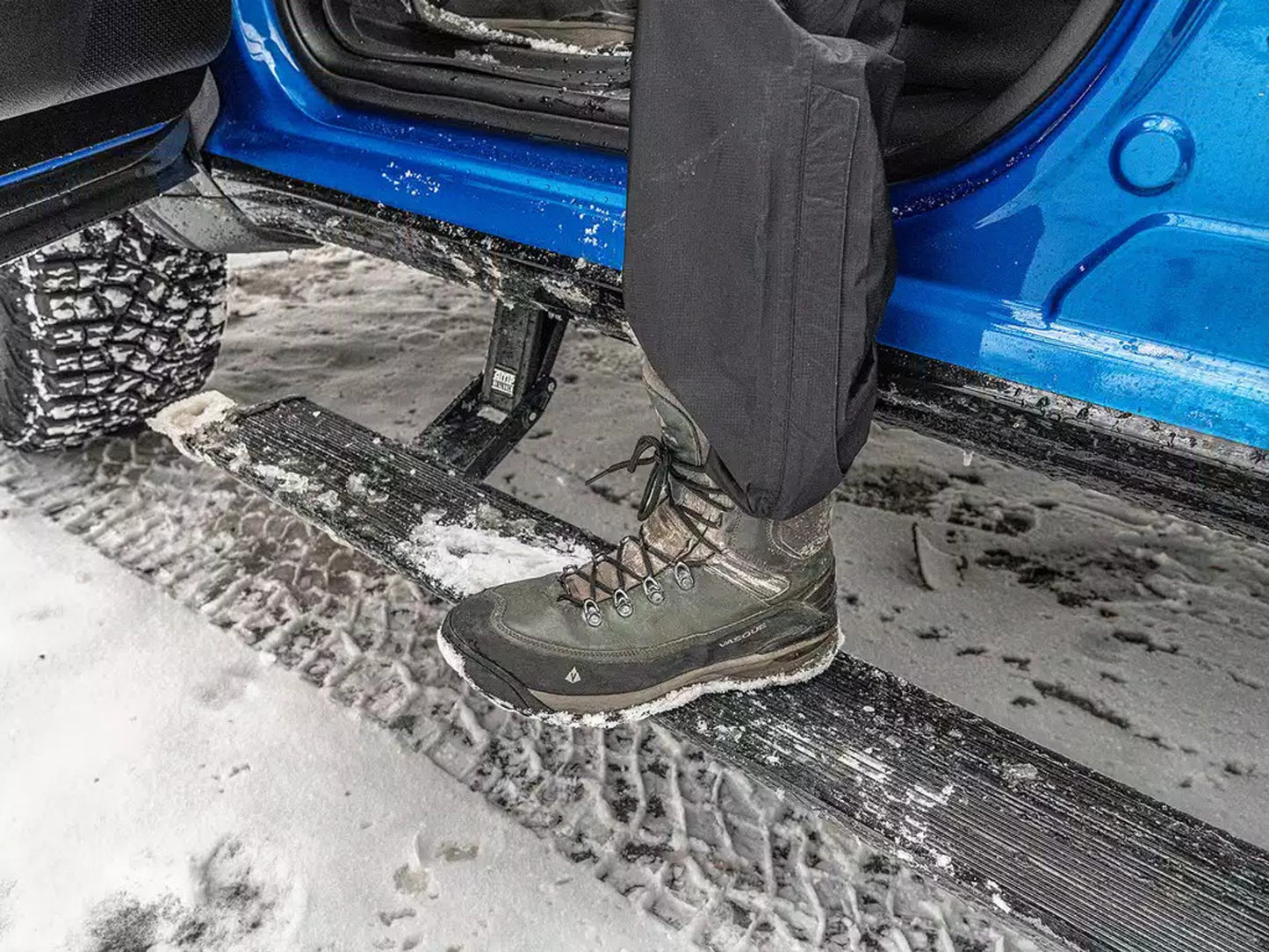 AMP Research Xtreme Power Step Running Boards | Dual Motor