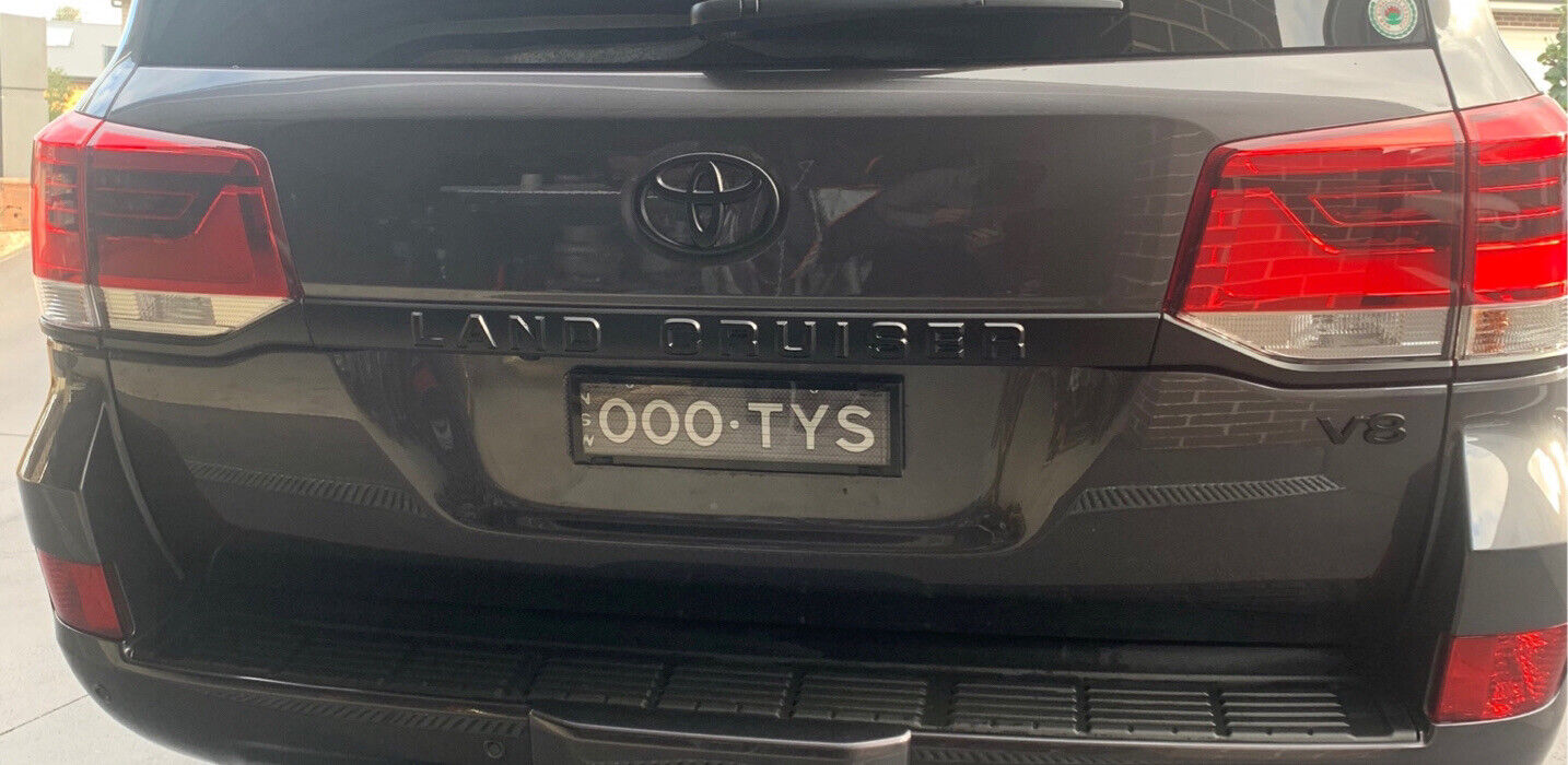 Toyota Landcruiser 200 Series - Sahara Badge