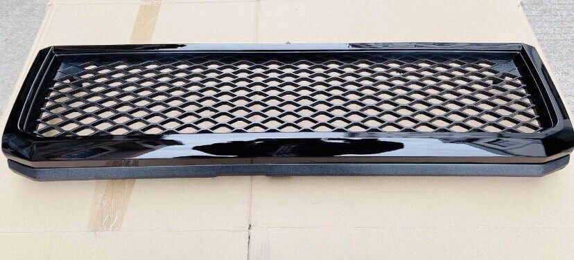 Toyota Landcrusiser 70 Series - Front Grill Retro Style