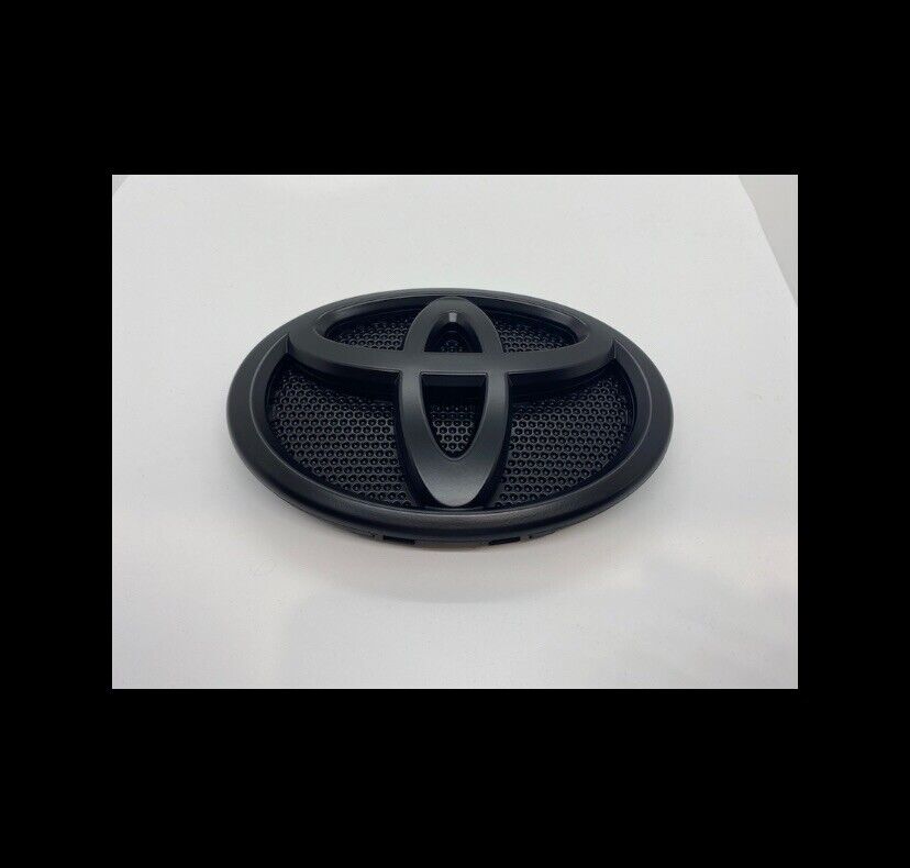 Toyota Landcruiser 200 Series - Honeycomb Front Grill Badge