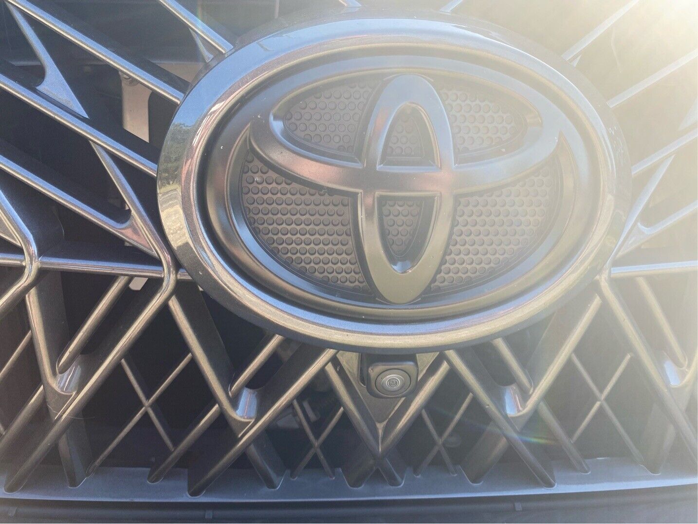 Toyota Landcruiser 200 Series - Honeycomb Front Grill Badge