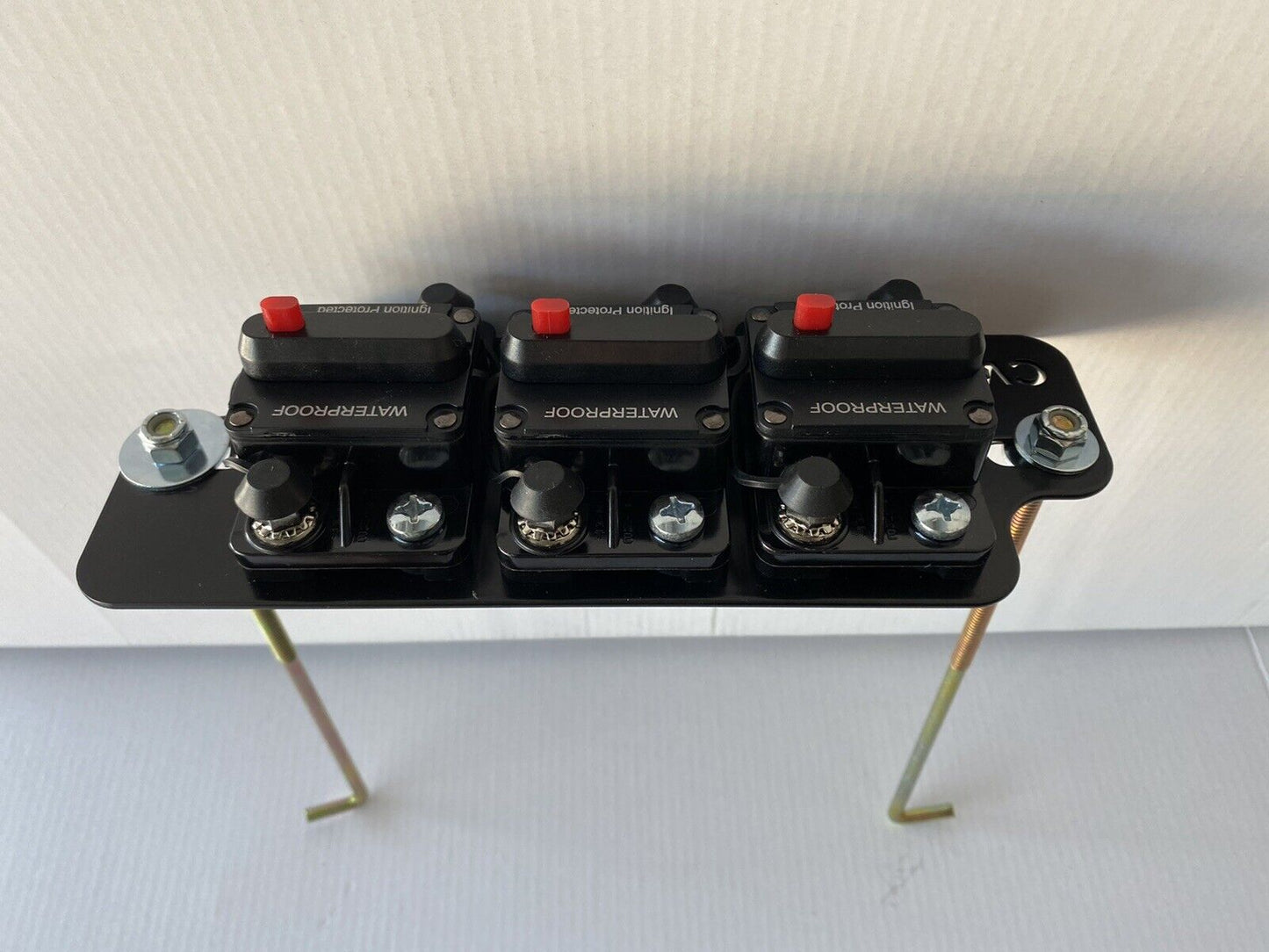 3 x 50A Circuit Breakers & Battery Mount Bracket Kit