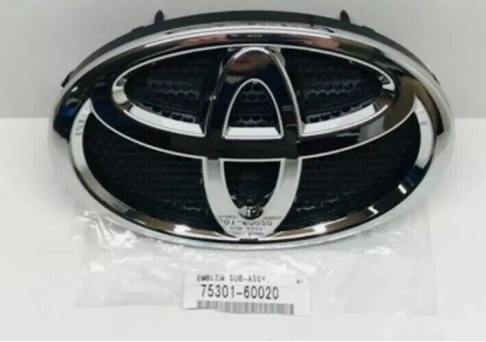 Toyota Landcruiser 200 Series - Honeycomb Front Grill Badge